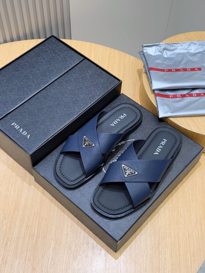 Prada's latest slippers are synchronized with the official website - Image 2