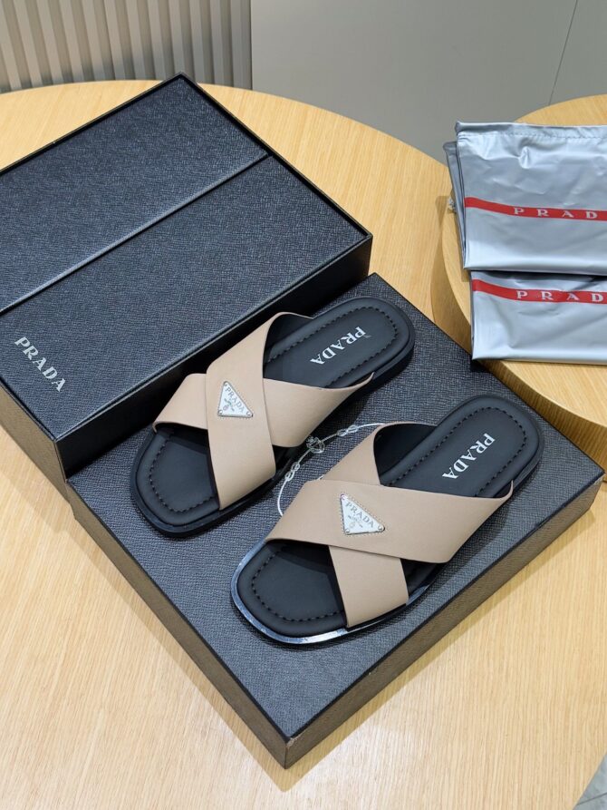 Prada's latest slippers are synchronized with the official website - Image 3