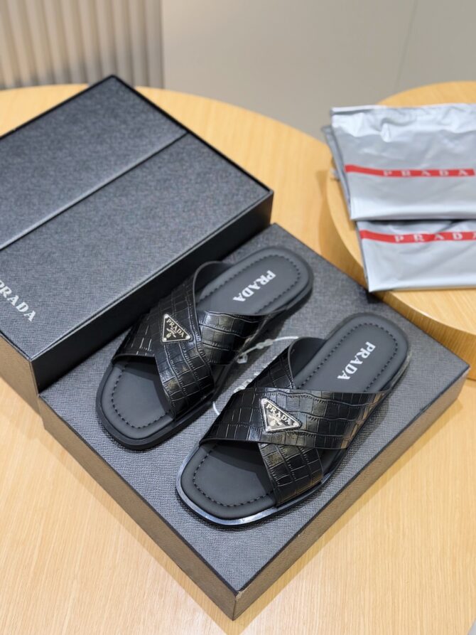 Prada's latest slippers are synchronized with the official website - Image 4