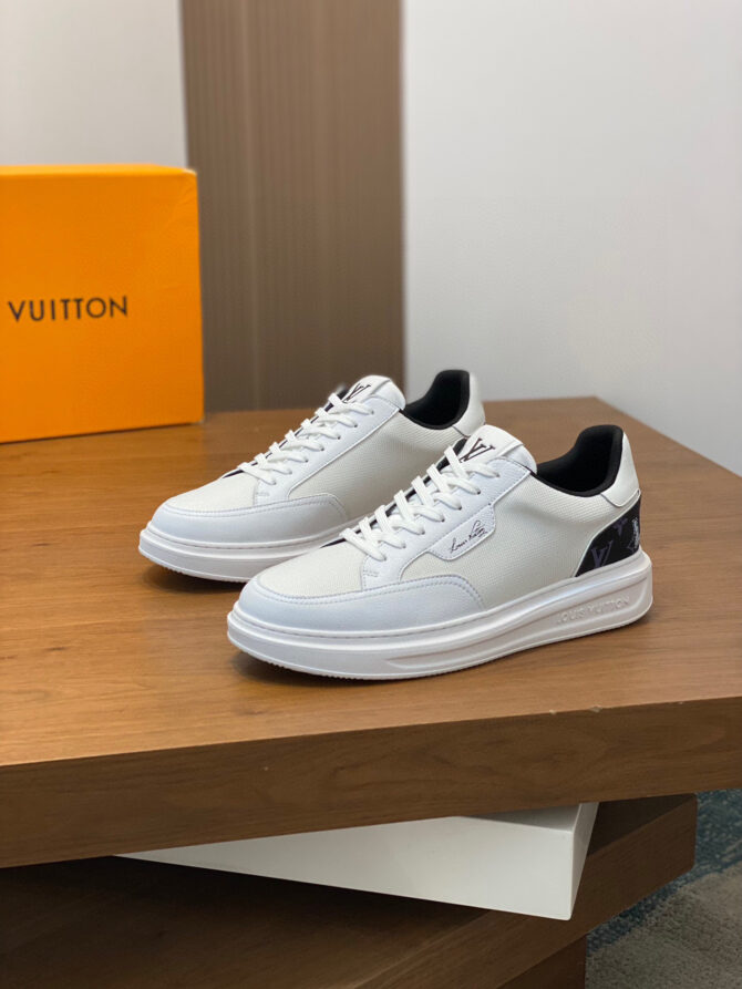 Louis Vuitton Sneaker - Image 4