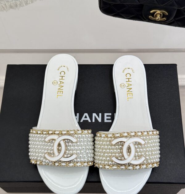 CHANEL Spring and Summer New  Slippers