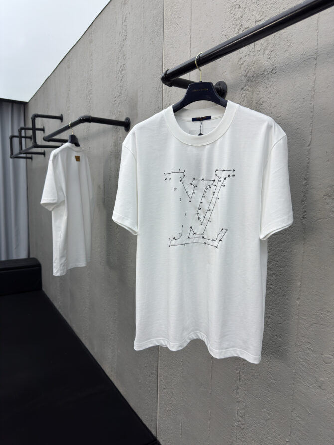 LOUIS VUITTON Stars Embroidery Short Sleeves - Image 2