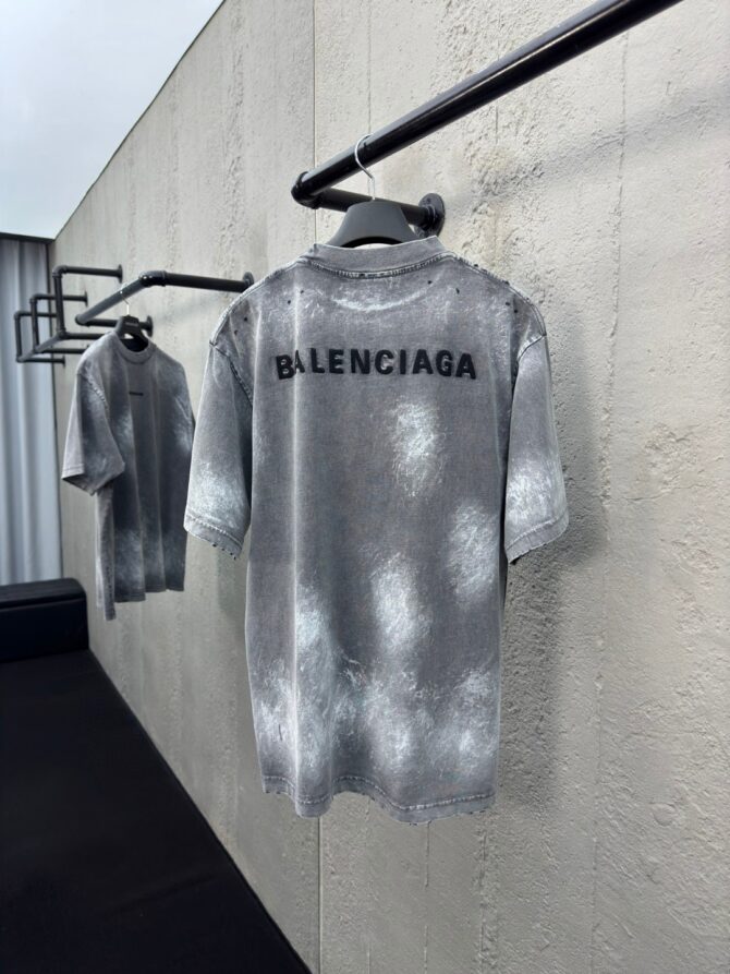 Balenciaga - Gambar 2