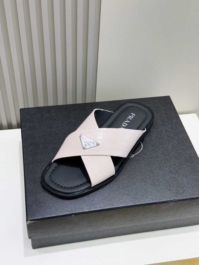 Prada's latest slippers are synchronized with the official website - Image 8
