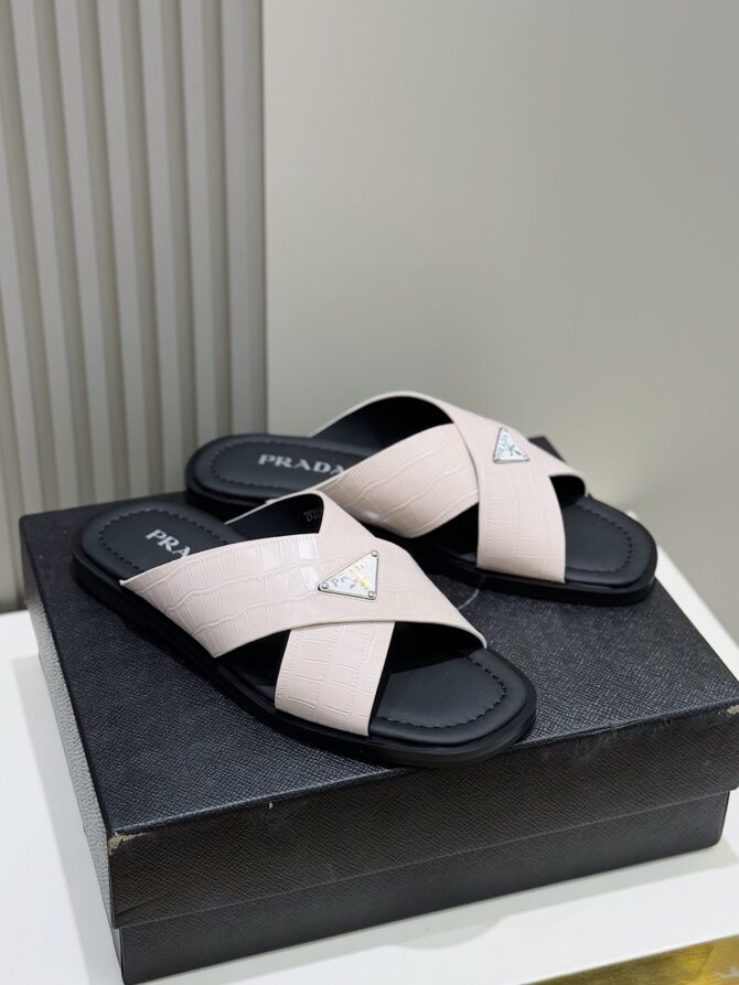 Prada's latest slippers are synchronized with the official website - Image 9