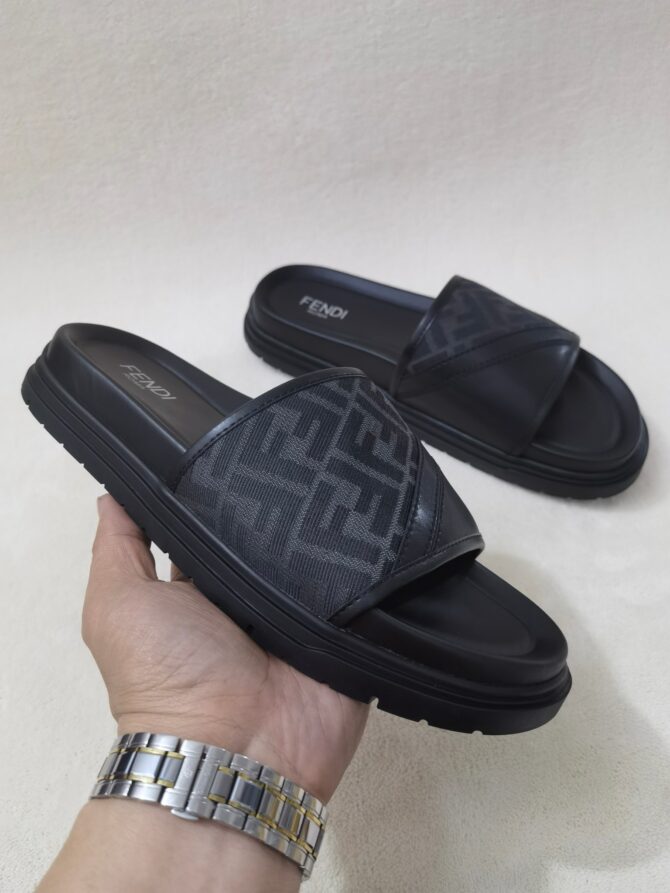 FENDI Sandals - Gambar 6