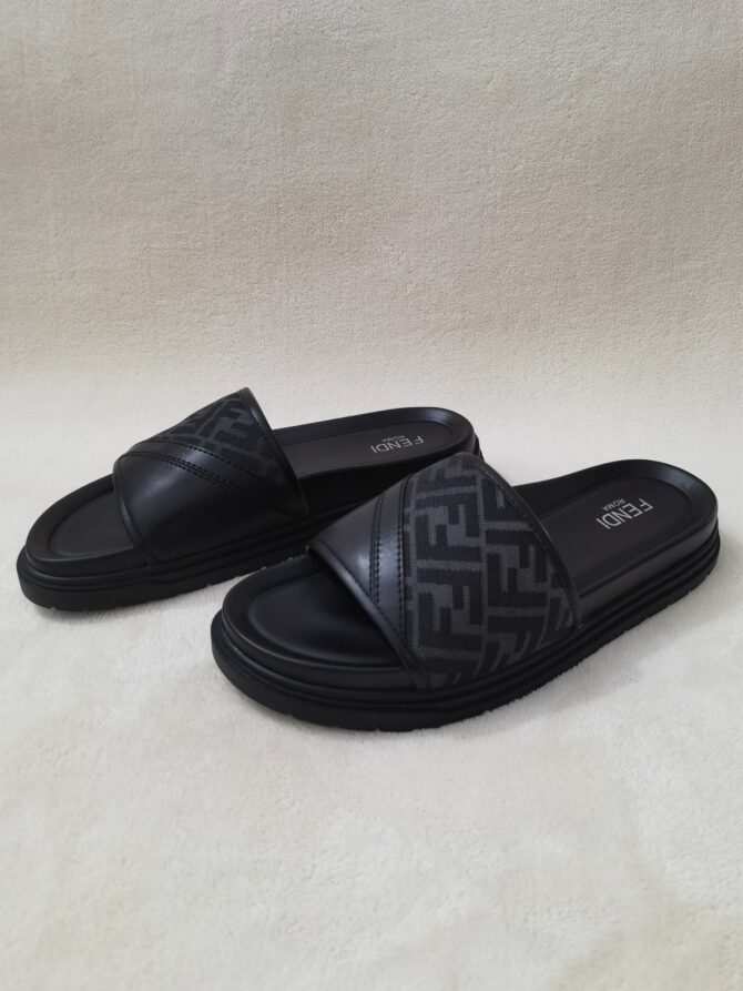FENDI Sandals - Gambar 7
