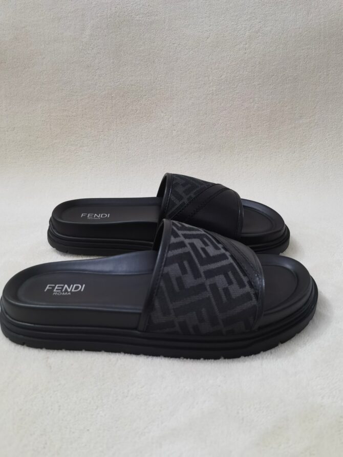 FENDI Sandals - Gambar 8