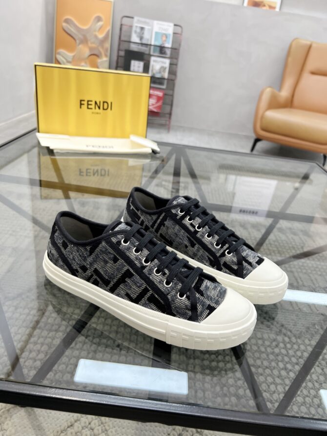 FENDI shoes - Gambar 4
