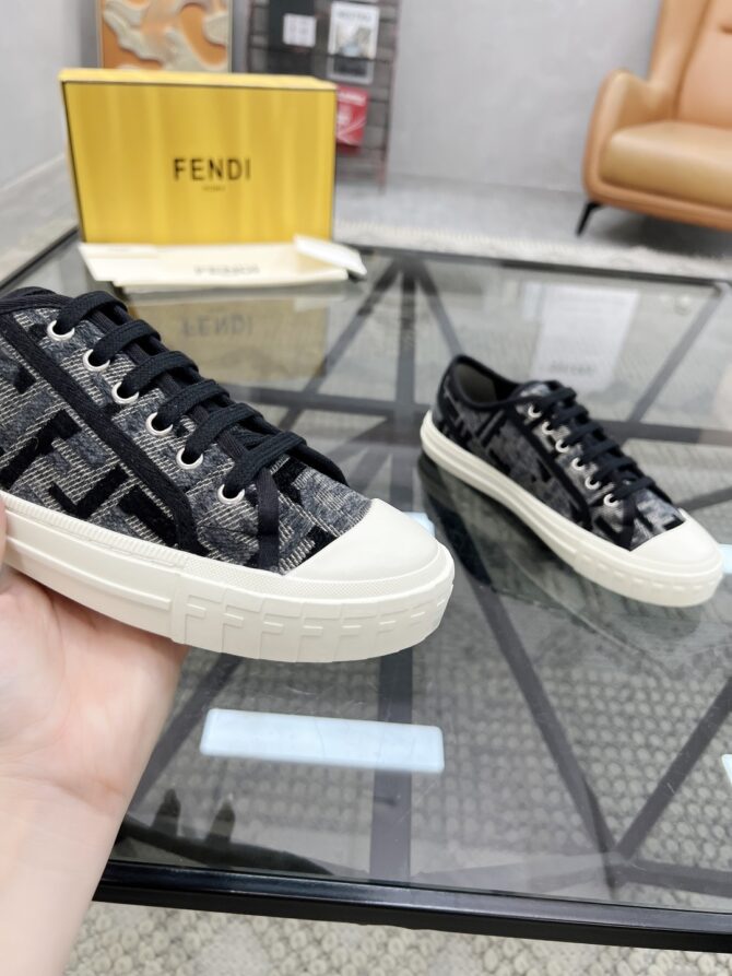 FENDI shoes - Gambar 8