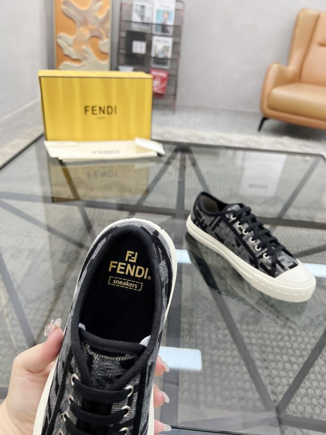 FENDI shoes - Gambar 9