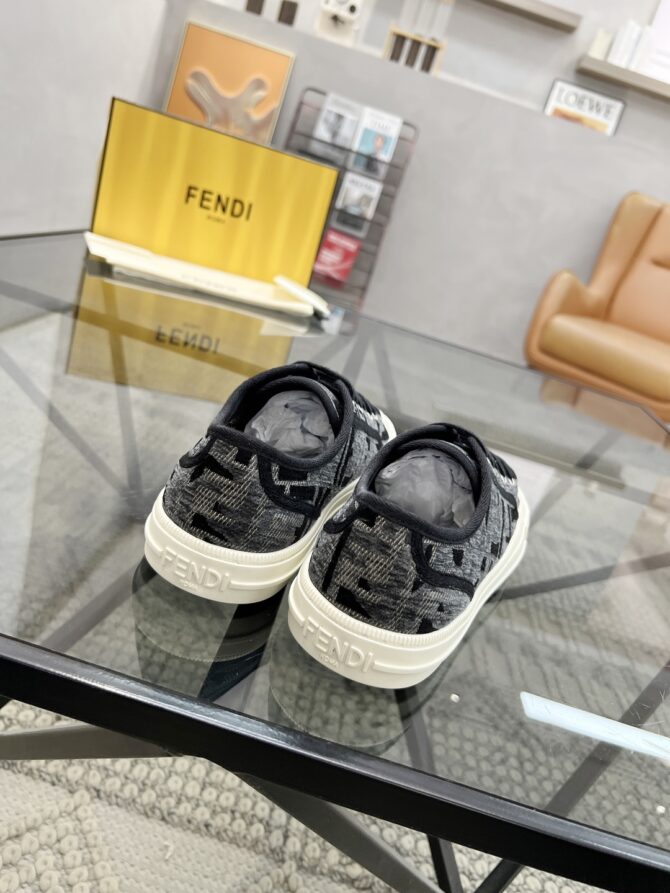 FENDI shoes - Gambar 10